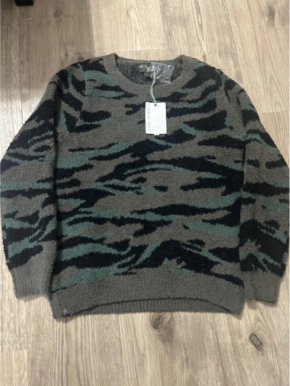 Barefoot Dreams CozyChic Seaside Crew Neck Long Sleeve Sweater Sm Camo